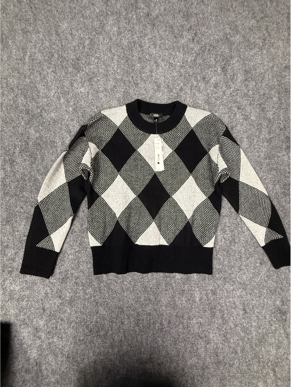 Aqua Cashmere Black and Gray Argyle Pattern Cashmere Sweater